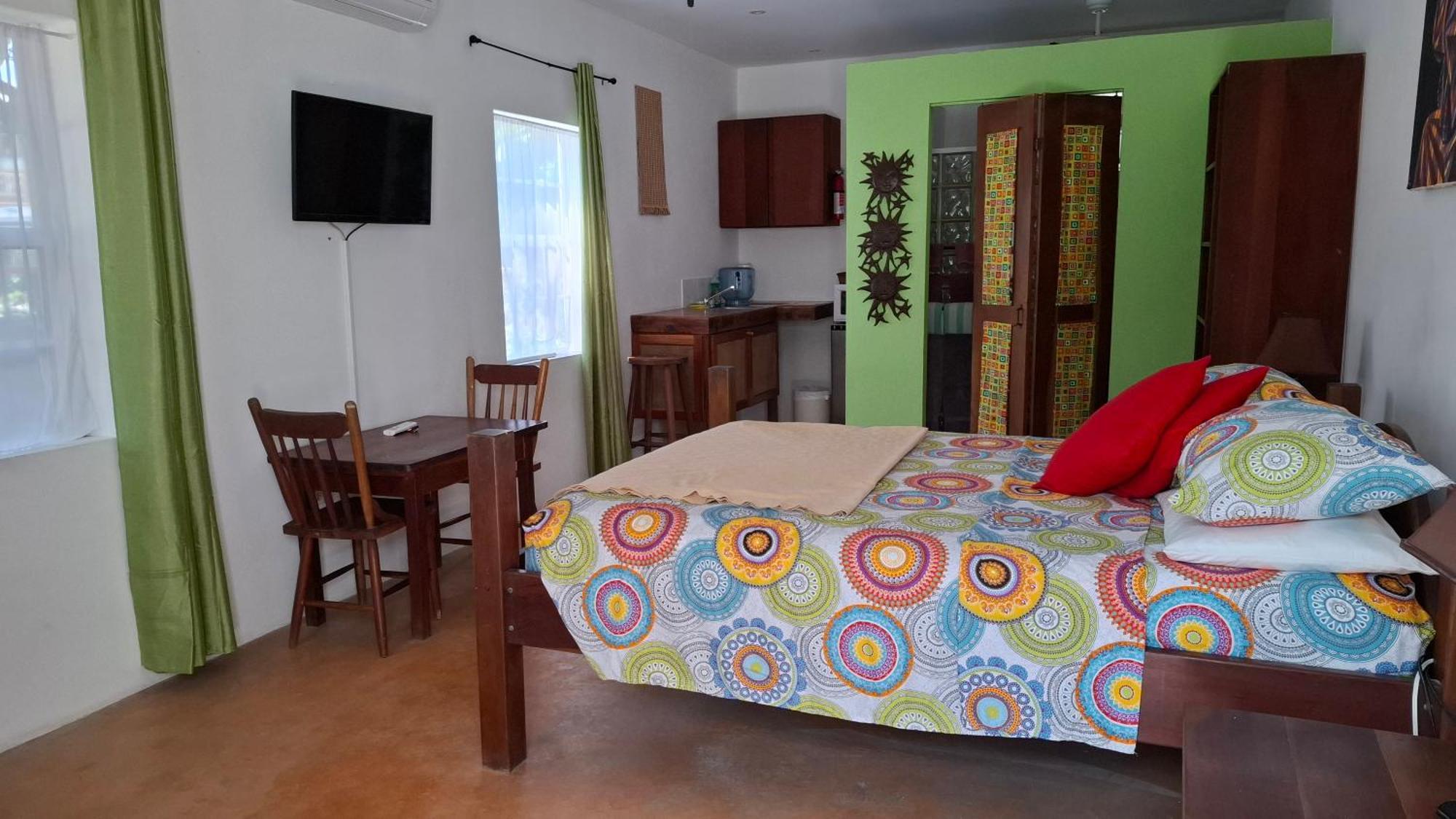 Amanda'S Place Green Studio - Pool And Tropical Garden Caye Caulker Luaran gambar